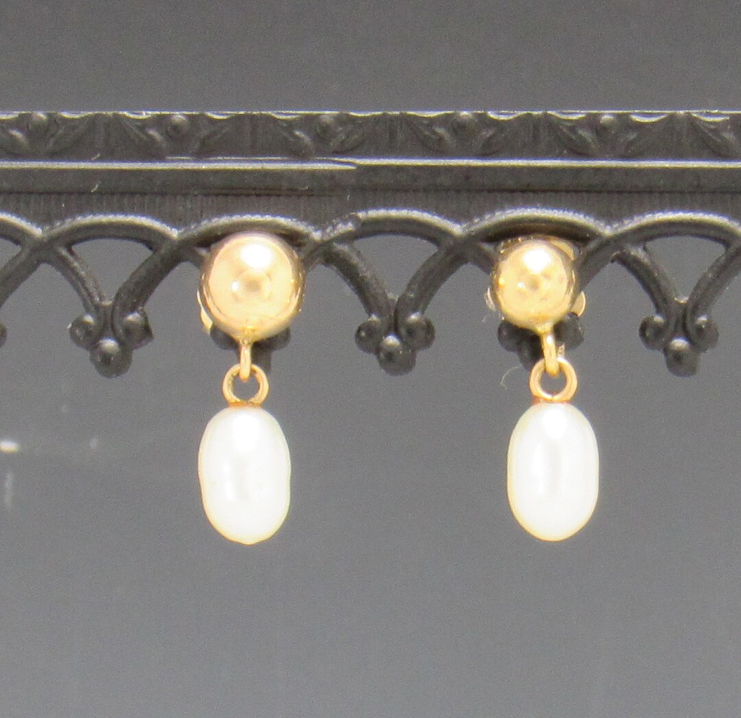 Vintage 14ky Gold Post Fresh Water Pearl Earrings, Small Dainty