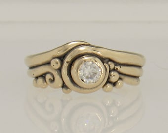 Bague en or 14 carats Moissanite Pinky ou Midi, taille 4 1/4, bague artisanale unique en son genre fabriquée aux États-Unis avec livraison gratuite.