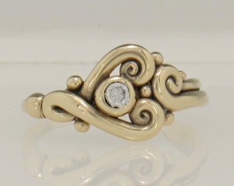 Bague coeur en or 14 carats avec moissanite 3,5 mm, taille 9, bague unique en son genre faite main, fabriquée aux États-Unis avec livraison gratuite. Bague de promesse en or.