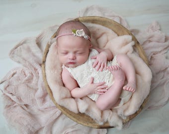 Premium Blush Pink Cheesecloth Baby Swaddle Wrap Hand-Dyed Photo Prop Accessory Baby Girl Maternity Belly Wrap Wedding Table Runner