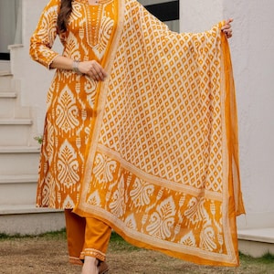 Conjunto de dupatta de pantalón kurti de algodón bordado amarillo, salwar kameez indio imagen 2