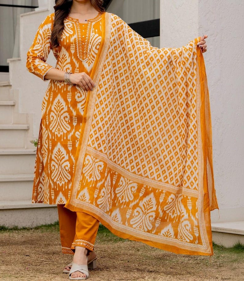 Conjunto de dupatta de pantalón kurti de algodón bordado amarillo, salwar kameez indio imagen 2