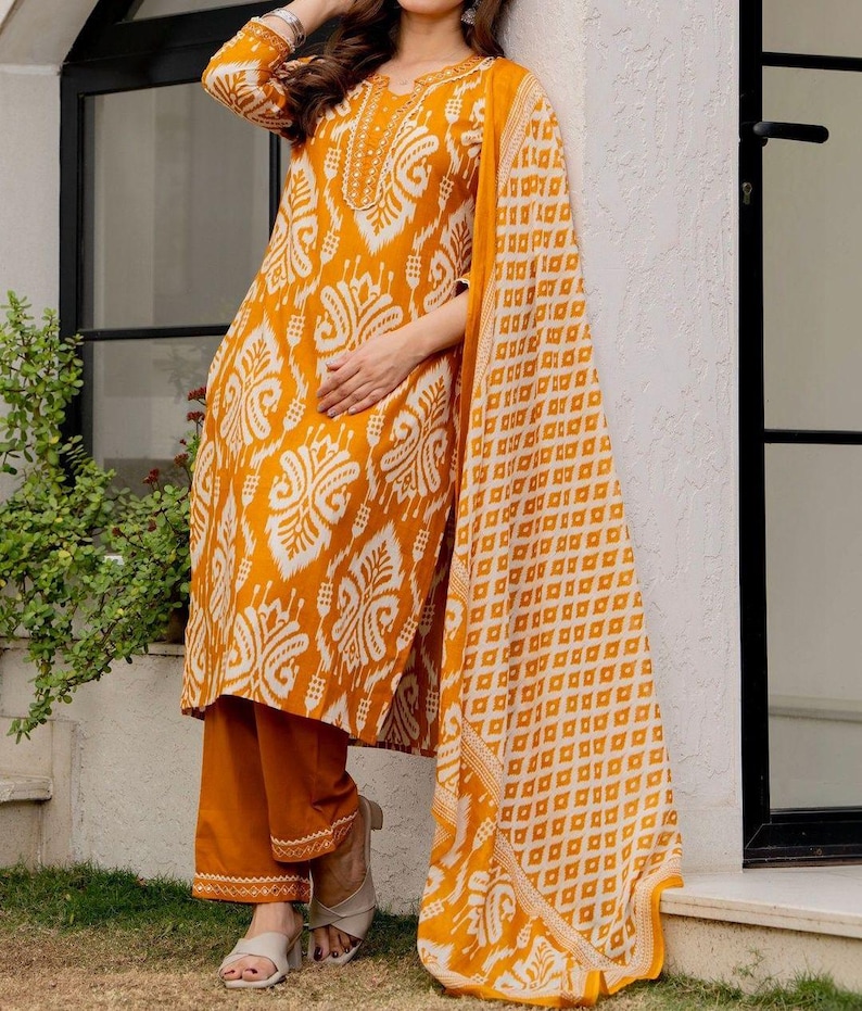 Conjunto de dupatta de pantalón kurti de algodón bordado amarillo, salwar kameez indio imagen 3