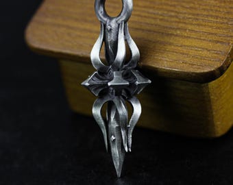 Handcrafted sterling silver vajra pendant: Buddhist amulet (30x32 mm)