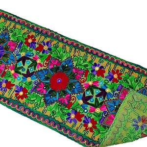 Tapiz bordado de patchwork bohemio: camino de mesa vintage indio para colgar en la pared