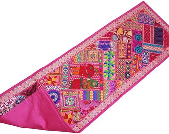 Chemin de table indien recyclé fait main en patchwork de Zari, tapisserie, décoration d'intérieur élégante, style bohème