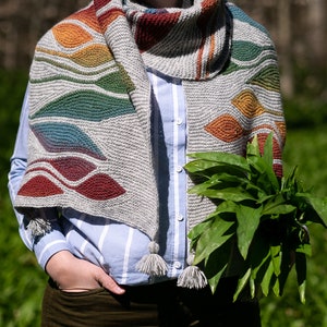 Ramson pattern for short-row garter stitch shawl with leaves image 4