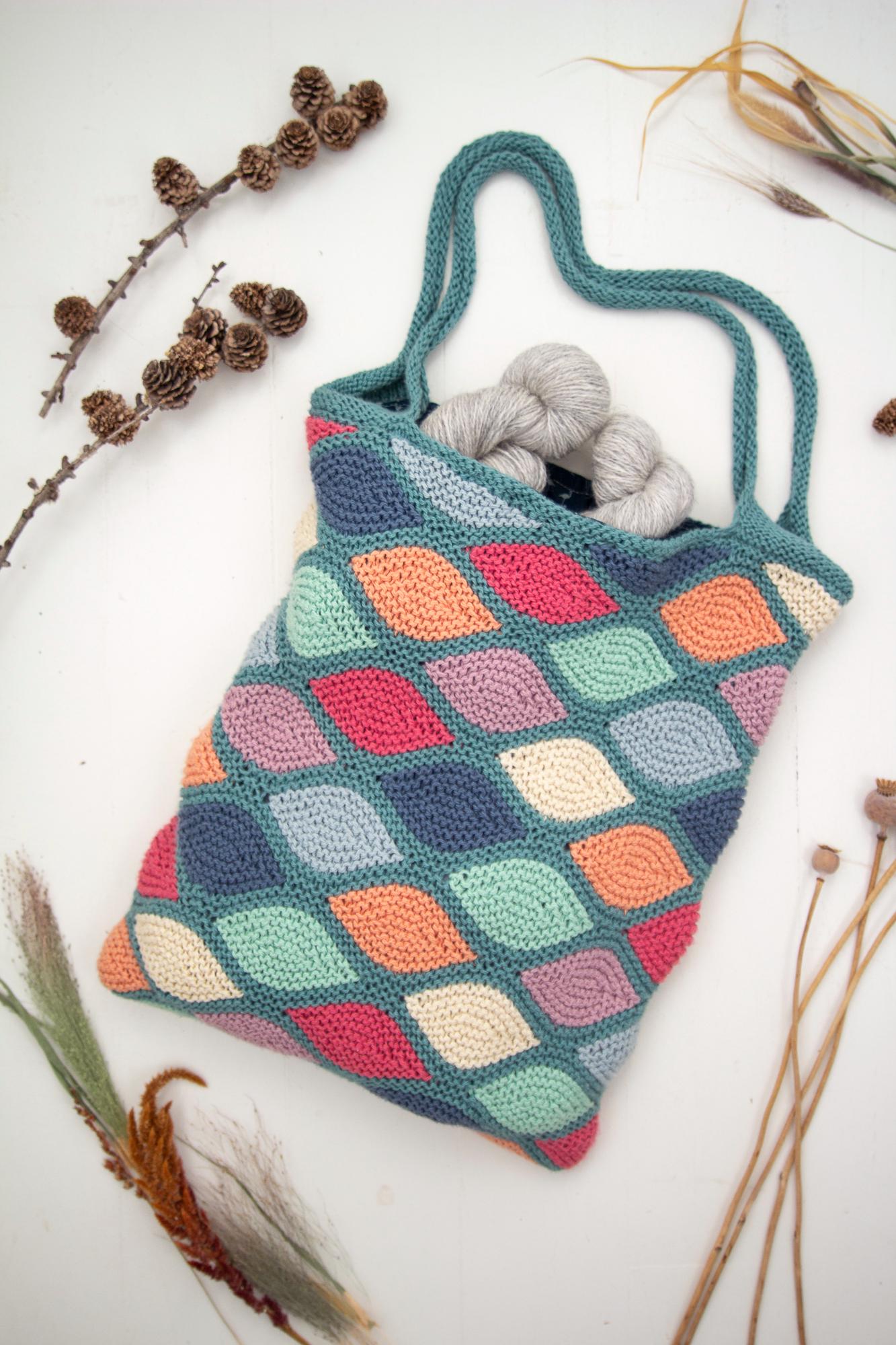 Briolette modello per borsa tote a maglia rasata con ferri corti