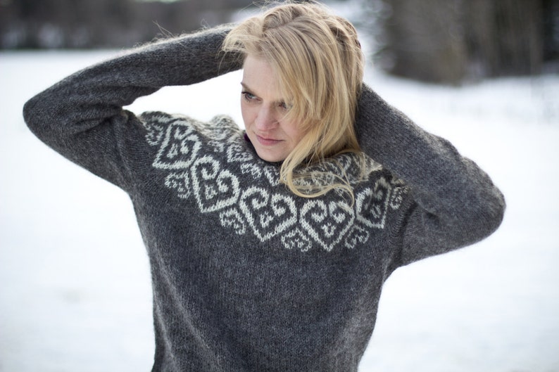Sweetheart Icelandic lopapeysa pattern knitted wool | Etsy