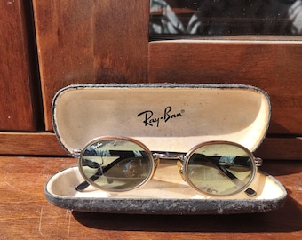 Occhiali da sole vintage Ray-Ban B&L Side Street con custodia originale Ray-Ban, lenti rotonde verdi, usati, montatura di ricambio/non originale.