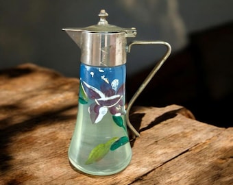 Karaffe Jugendstil handbemaltes Glas mit versilbertem Deckel und Griff, 15 cm floraler Emaille Krug, antikes Öl oder Likör Dekanter Anfang 1900