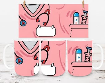 Peut inclure: Mug à café rose sur le thème médical avec un motif assorti. Le motif comprend un stéthoscope, une poche avec une seringue et un flacon, et un haut encolure en V. La tasse est blanche avec un motif rose.
