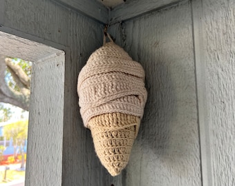 Hornets nest decoy