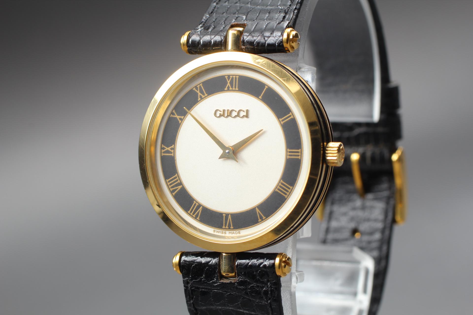 Vintage 1980\'s Gucci ladies 2000L gold & black ceramic wristwatch w/black strap Gucci - 1980s Men main image 2
