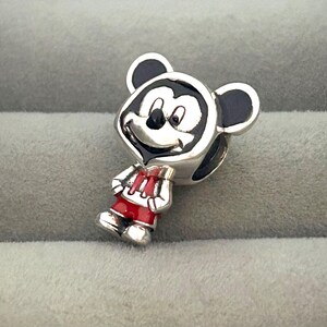 Rent silver s925 Disney Mickey Mouse Hoodie Charm Pärlhänge lämpligt för europeiskt Pandora Armband bild 2