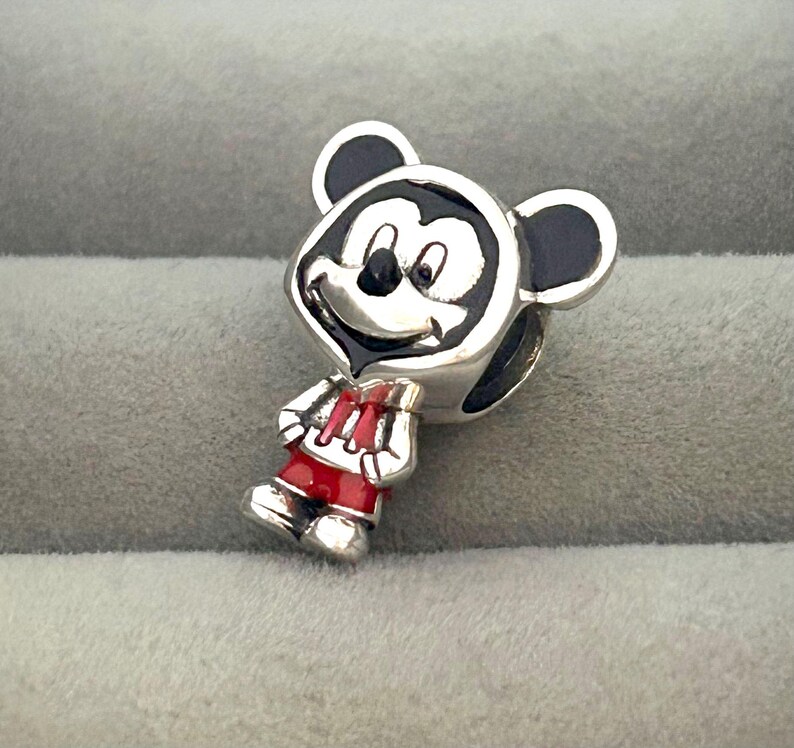 Rent silver s925 Disney Mickey Mouse Hoodie Charm Pärlhänge lämpligt för europeiskt Pandora Armband bild 2