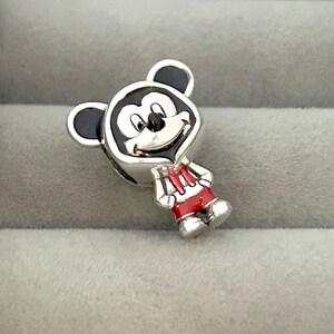 Rent silver s925 Disney Mickey Mouse Hoodie Charm Pärlhänge lämpligt för europeiskt Pandora Armband bild 3