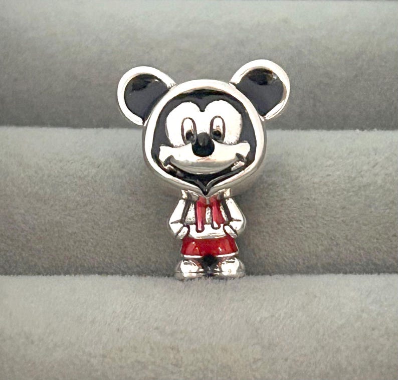 Rent silver s925 Disney Mickey Mouse Hoodie Charm Pärlhänge lämpligt för europeiskt Pandora Armband bild 1