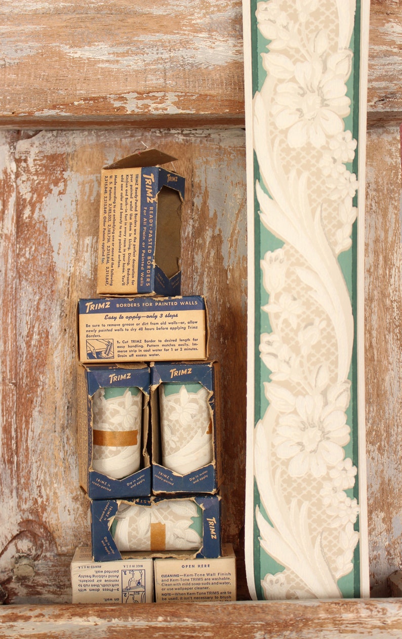 SHABBY CHiC Home Decor ~ Neoclassical Scrolled Floral Print ~ Gray Cream Turquoise 30s 40s Vintage Wallpaper Border Roll COTTAGE CHiC DECOR