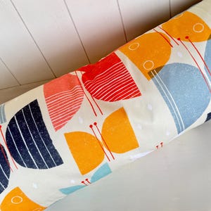 Mid-Century Butterfly Lumbar Pillow: Retro Geometric Bench Cushion