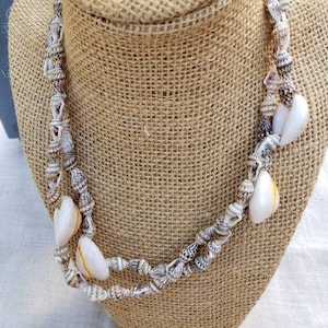 Vintage Seashell Necklace, Cowrie Shells, Boho Necklace, Kitschy Style, Beaded Jewelry