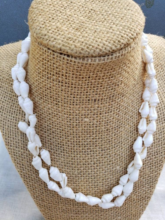 Vintage Shell Necklace, Beachy Jewelry, Kitschy So