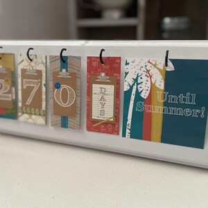 Aftelkalender voor schooljaar voor klaslokalen en huizen