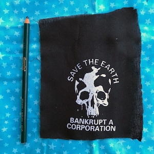 SAVE THE EARTH patch failliet een bedrijf dat we een grapje maken door te denken dat recycling genoeg helpt om een verschil te maken