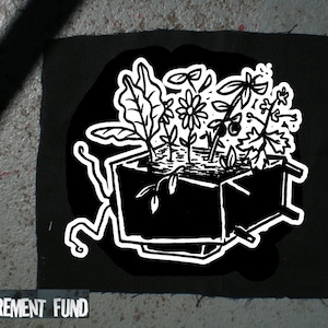 Puede incluir: Ilustración en blanco y negro de una carretilla llena de plantas y flores. El texto "RETIREMENT FUND" está debajo de la imagen.