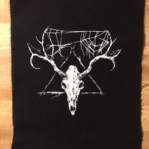 DEER SKULL oooh witchy and cool and spiderwebby and spooky but also thoughtful you know PATCH