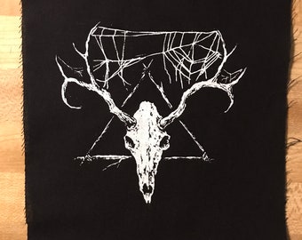 DEER SKULL oooh witchy and cool and spiderwebby and spooky but also thoughtful you know PATCH