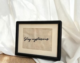 カスタム手書き刺繍キャンバス – 家族の名前サインとモノグラムのメッセージ入り記念品、愛する人への追悼ギフト、額入り手書き記念品