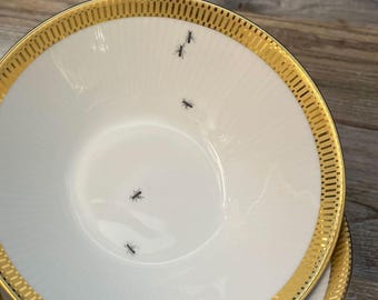 Porzellanschälchen "Ameisen", 1 Stk. ø ca 13cm, weiß mit Goldrand-Dekor und handgefertigten Siebdruckapplikationen; Zuhause, Balkon, Garten