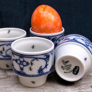 Eierdopje "Mieren", porselein met handgemaakte zeefdrukken;