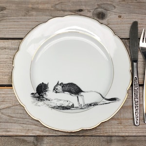 Porcelain plate &quot;Springmaus&quot; ø approx. 24 cm branded porcelain, vintage, white with gold rim