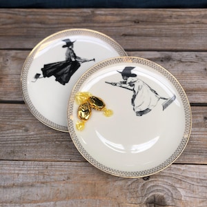 Witch plate set, 2 pcs./19 cm, hand-printed motifs on vintage porcelain; decoration/gift for Halloween, wizard, magician, occult, witch