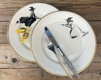 Hexenteller-Set, handbedrucktes Vintageporzellan mit Goldrand, 2 Stk ø ca. 24cm; Halloween, Zuhause, Zauberer, Magier, Hexen, Freundinnen