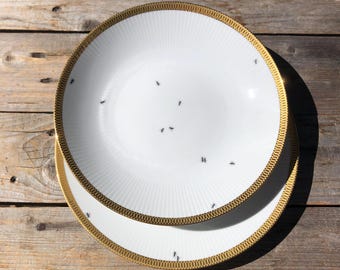 Ameisen-Teller, ø ca. 24cm, Vintageporzellan mit Goldrand und handgearbeiteten Ameisen. Originelles Geschenk für Garten- & Grillparty
