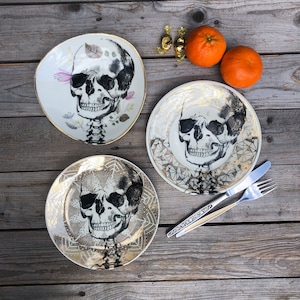 Skull plate, approx. 20 cm, lavish gold porcelain with hand-printed motif; Dia de los muertos, home, gift, gothic, party, Halloween