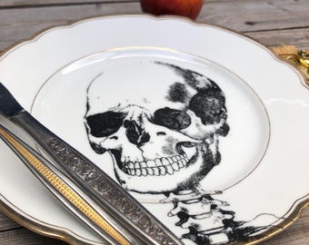 Speiseteller "Totenkopf", ca. 24cm, Goldrandgeschirr aus Porzellan mit handgemachten Siebdruckmotiv; Anatomie, Halloween, Geschenk