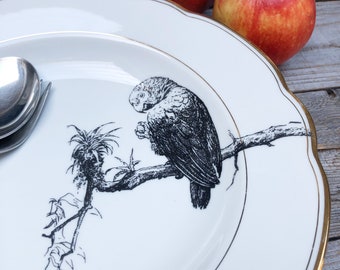 Speiseteller "Papagei", ca. 24 cm, Porzellan mit Goldrand (vintage) und handgedrucktes Siebdruck-Motiv; Geschenk für Famile, Wohnen, Zuhause