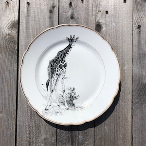 &quot;Giraffe&quot; plate, vintage porcelain with gold rim and hand-printed silkscreen motif, approx. 24 cm; home, gift, family, kids