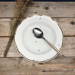 Ant plate, deep, ø approx. 24 cm, vintage porcelain with structure and gold rim, hand-crafted screen-printed ants; Hygge gift for the home