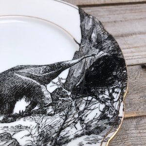 Anteater-Plate, handprinted porcelain with gold rim, ø 19cm; Dining & gift for family, friends, kids, animal-, wildlife-, nature enthusiasts