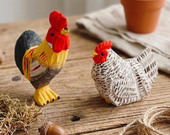 Handgeschnitzte hölzerne Hahn-Figur, niedliche Tierskulptur, Naturholz-Schreibtisch-Dekor, Hahn-Statuengeschenk für Hauptregal-Kinderzimmer