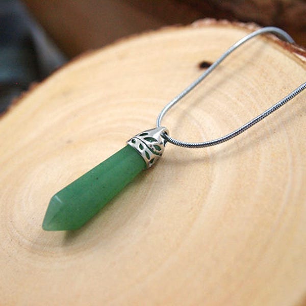 Natural Jade Pendant, Lucky Jade Necklace, Green Jade Pendant, Positive Natural Jade Triangular Jade Pendant Necklace Jade on Silver