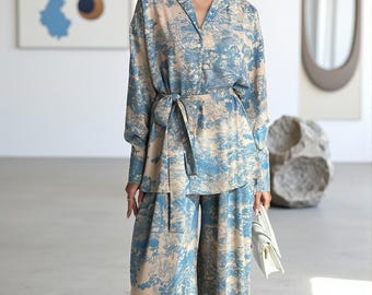 Lounge and Sleepwear Set: Blue Toile Floral Pajamas, Two Piece Robes for Woman