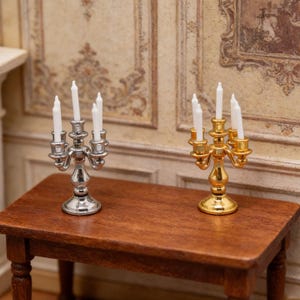 Bougeoirs miniatures vintage en alliage pour maison de poupée - Petits candélabres avec bougies à l'échelle 1:12