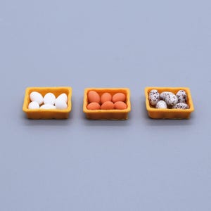 Dollhouse Miniature Resin Eggs - 3 Colors | Realistic Tiny Eggs for Micro Scenes, DIY Decor