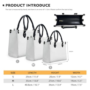 Puede incluir: Bolsos tote blancos en tres tama&ntilde;os, con asas y detalles en negro. La imagen incluye una tabla de tallas con medidas en cent&iacute;metros y pulgadas. El texto en la parte superior dice "PRODUCT INTRODUCE".